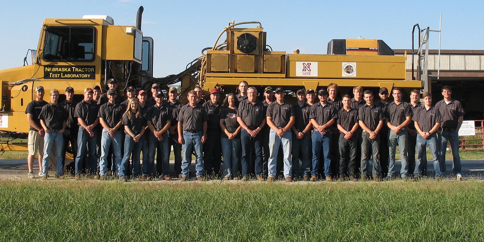 2016 students in front of test tractor